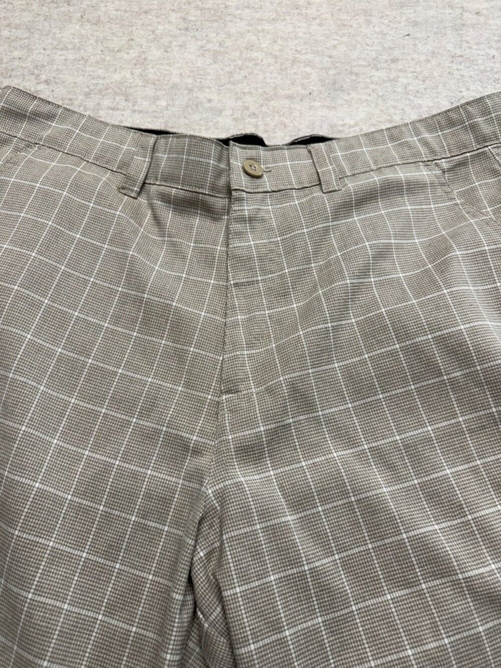 Hang Ten Flat Front Casual Men's Tan Chino Shorts Size 38 Waist 10" Inseam - Picture 2 of 7